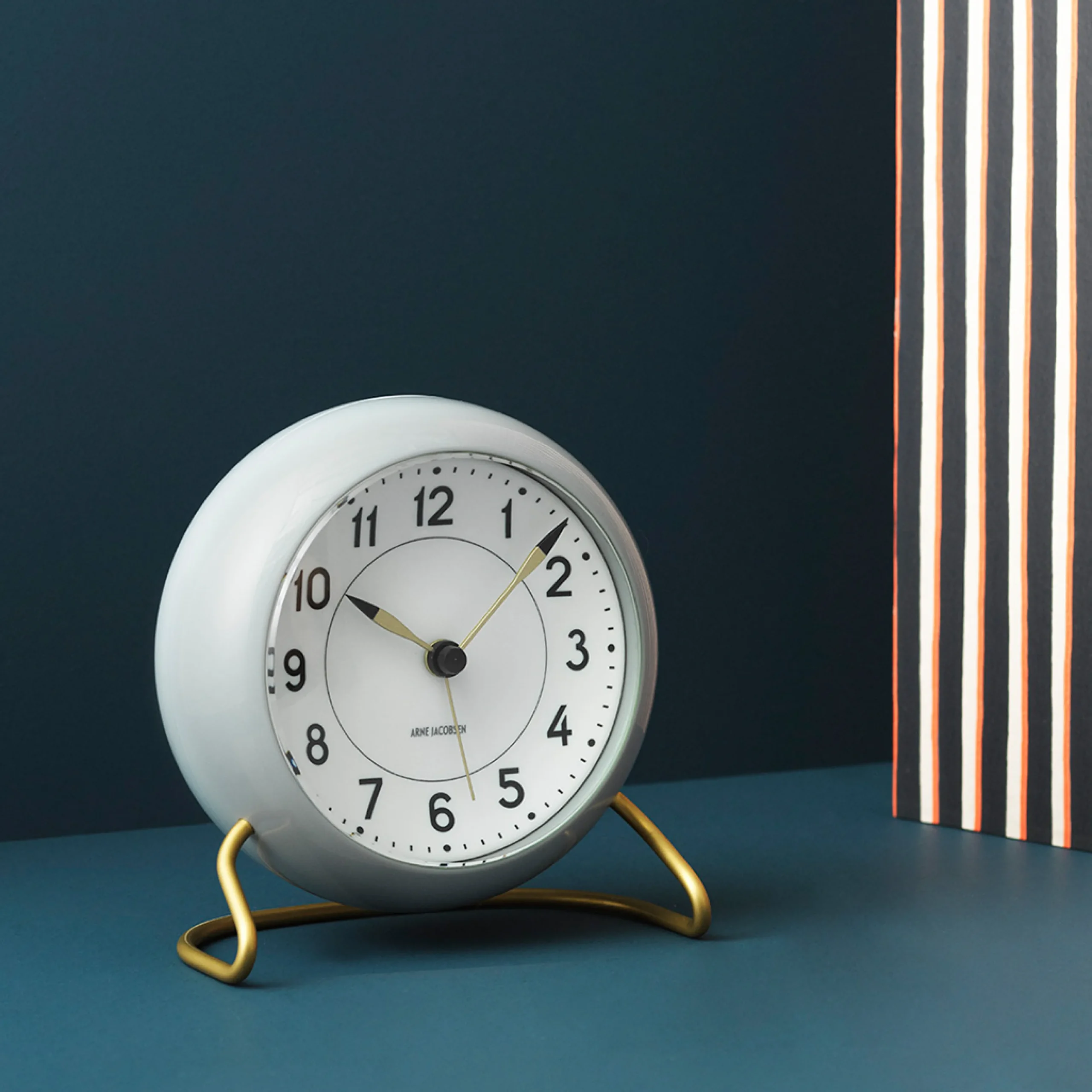 Clearance Arne Jacobsen Station Bordur Ø11 cm grå/hvid | Køb her