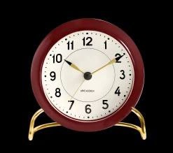 Arne Jacobsen Station Bordur Ø11 cm bordeaux/hvid | Køb her