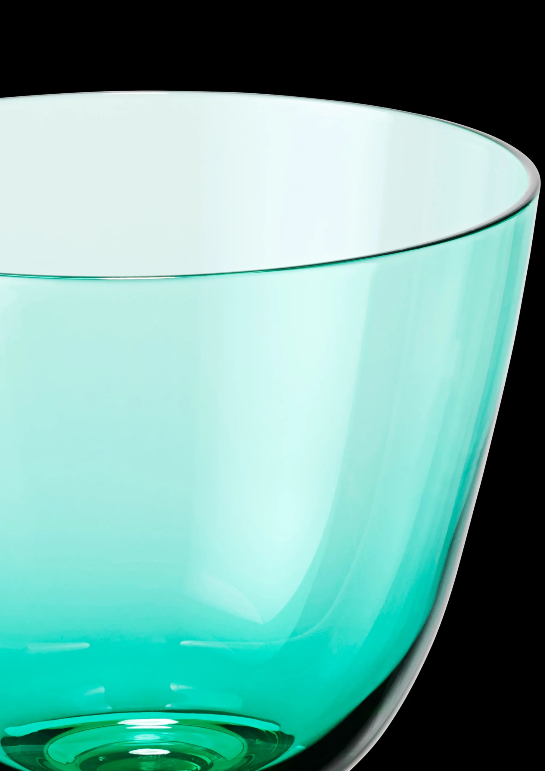 Clearance Holmegaard Flow Glas på fod 35 cl emerald green | Køb her