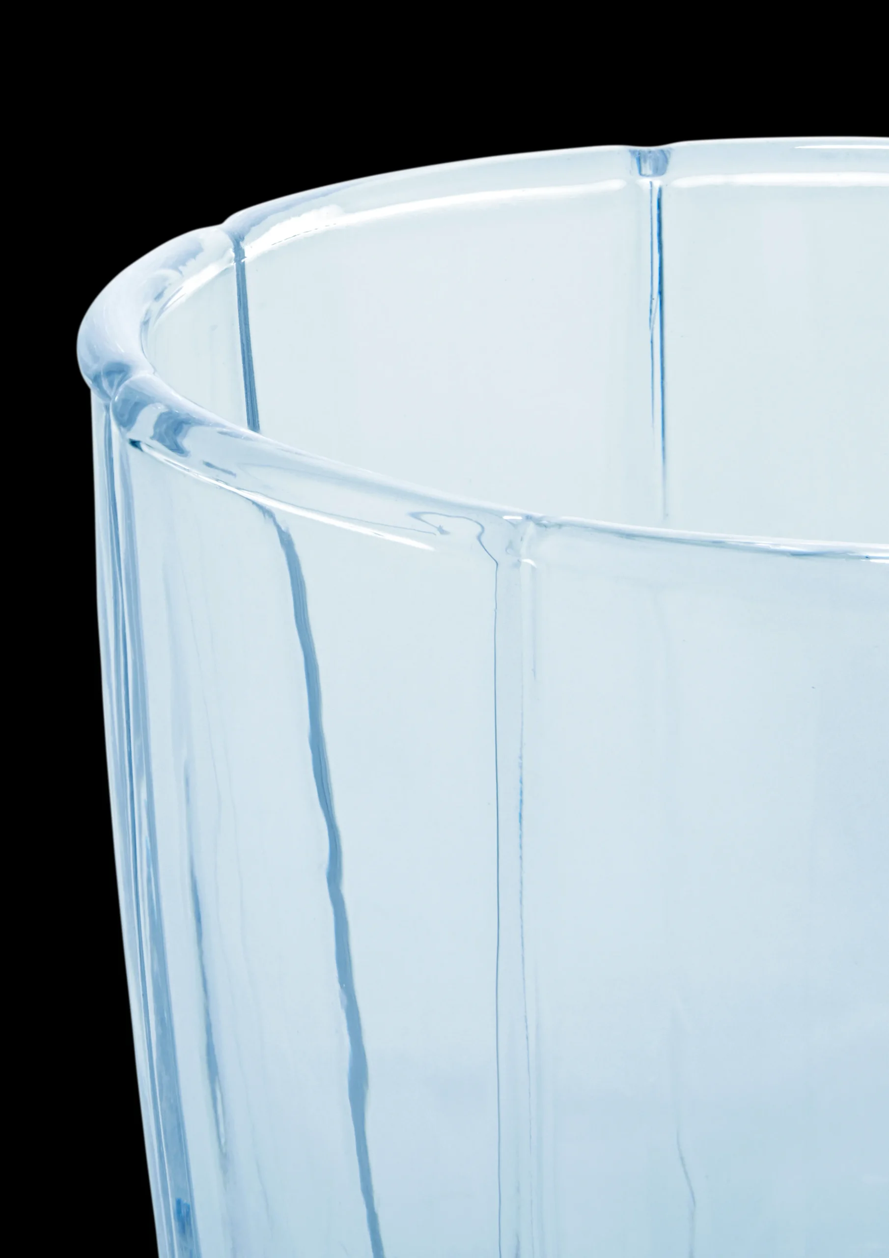Online Holmegaard Lily Vandglas 32 cl blue iris 2 stk. | Køb her