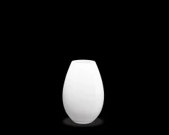 New Holmegaard Vase H20.5 cm i hvid fra serien Cocoon | Køb her