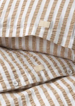 Clearance JUNA Bæk&Bølge Lines Sengetøj 150x210cm sand/hvid - Køb her