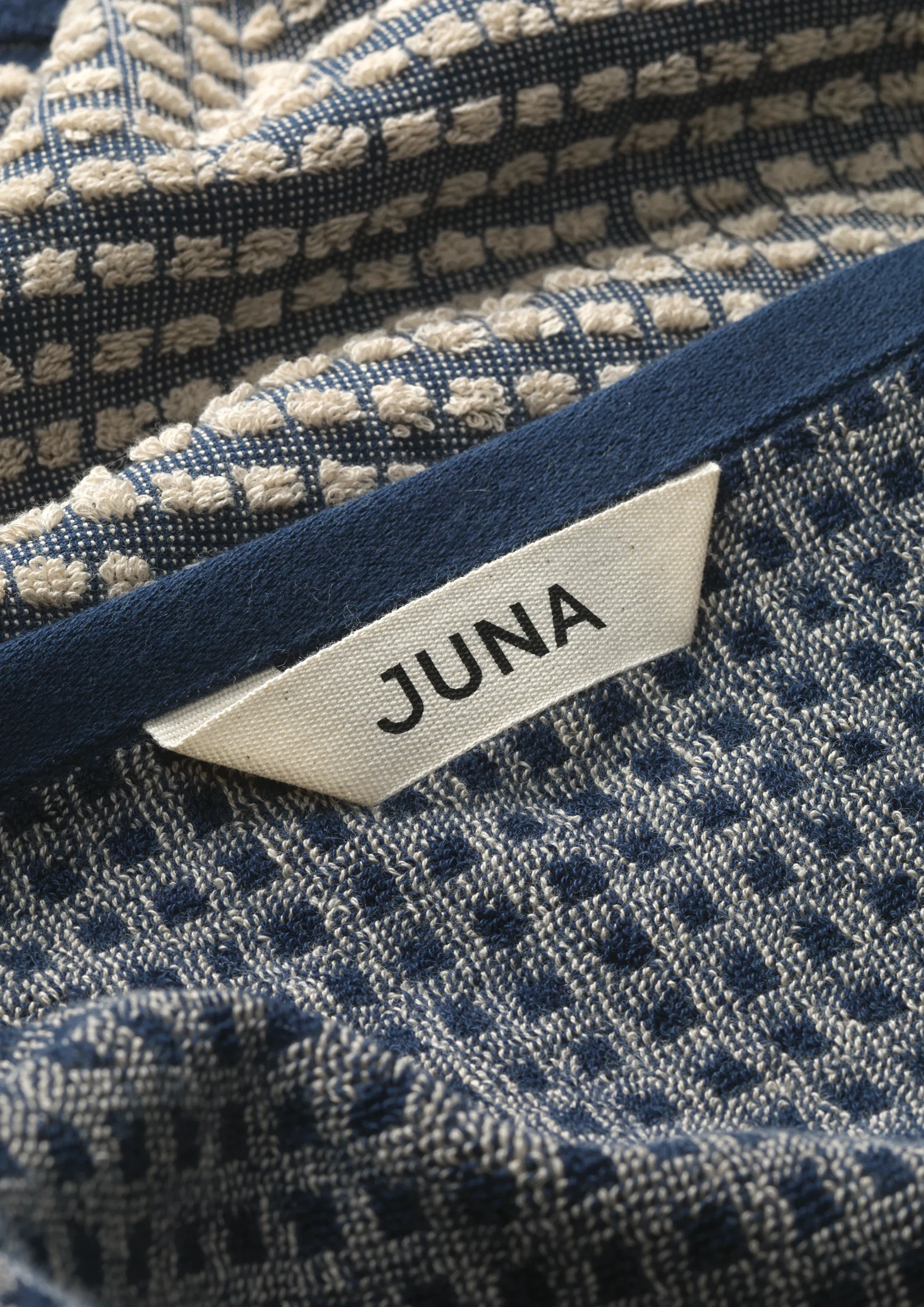 Outlet JUNA Check Håndklæde 50x100 cm mørk blå/sand | Køb her