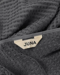 New JUNA Håndklæde 50x100 cm i grå fra serien Check | Køb her