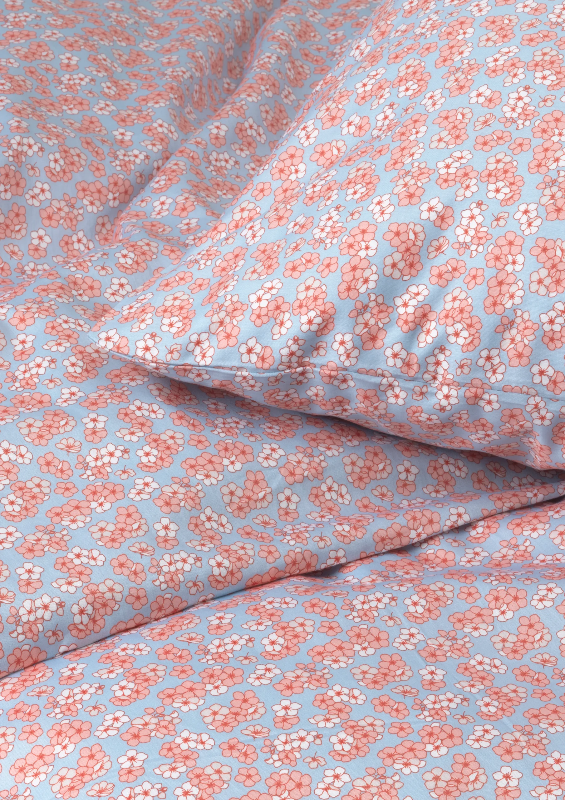 Discount JUNA Pleasantly Sengetøj 140x200 cm lys blå DK | Køb her