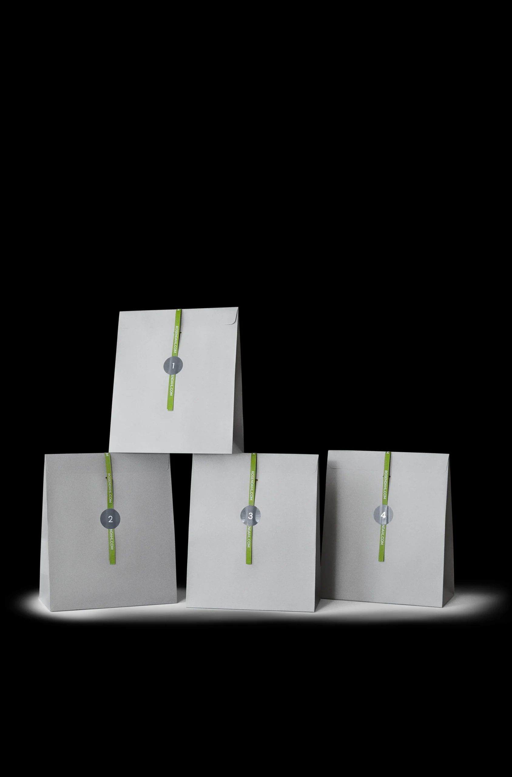 Outlet Kay Bojesen Adventskalender 2024 i grå fra serien Giftbox