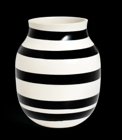 Clearance Kähler Vase H20 cm i sort fra serien Omaggio | Køb her