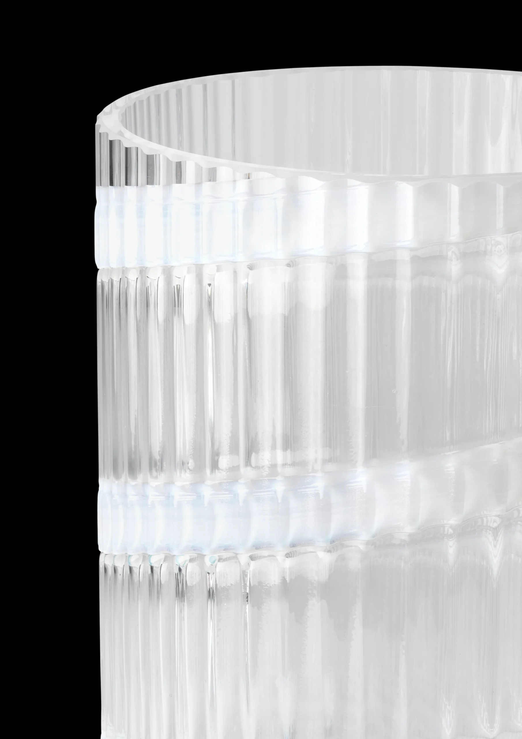 Hot Lyngby Porcelæn Lyngby Vase H25 cm swirl hvid mundblæst glas