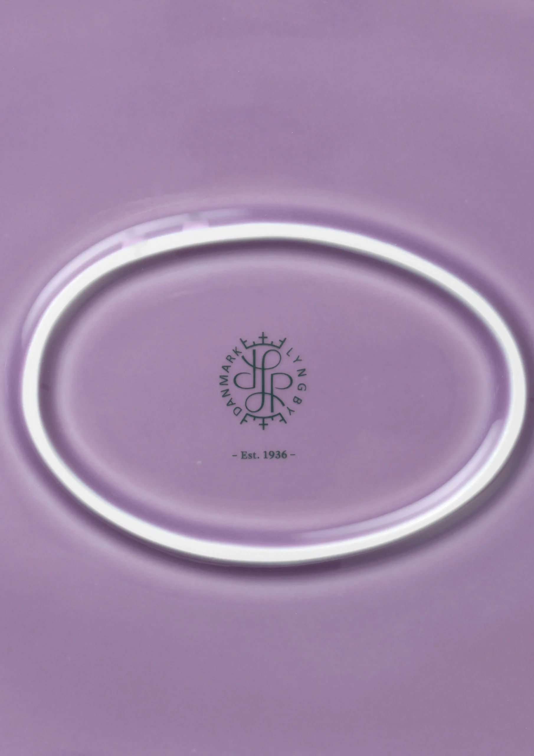 Hot Lyngby Porcelæn Rhombe Color Ovalt serveringsfad lys lilla