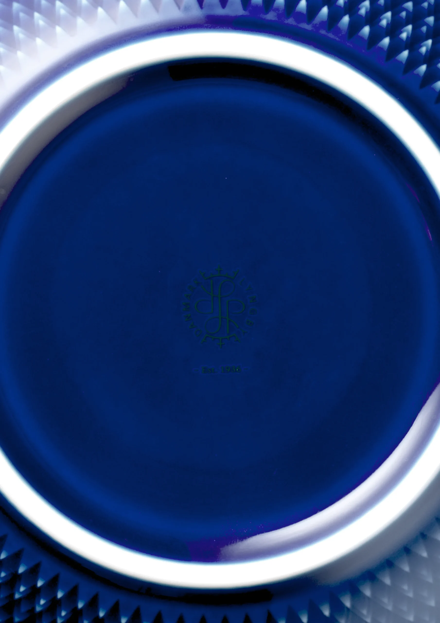 Hot Lyngby Porcelæn Rhombe Color Serveringsskål Ø22 cm mørk blå